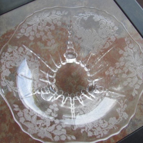 New Hampshire etched glass bowl. - Picture 2 of 5